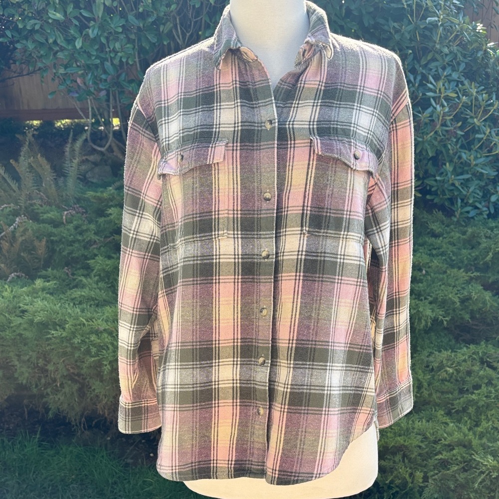 Plaid Button-Up Shirt in Pink and Gray